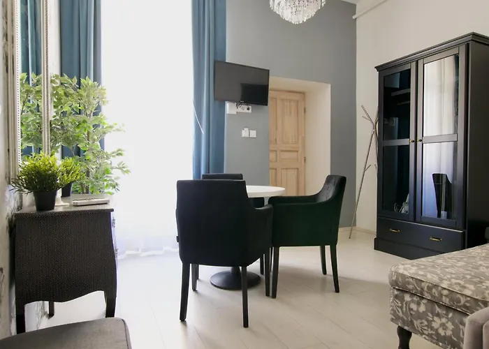 Premium Apartments By Hi5 - Astoria Square