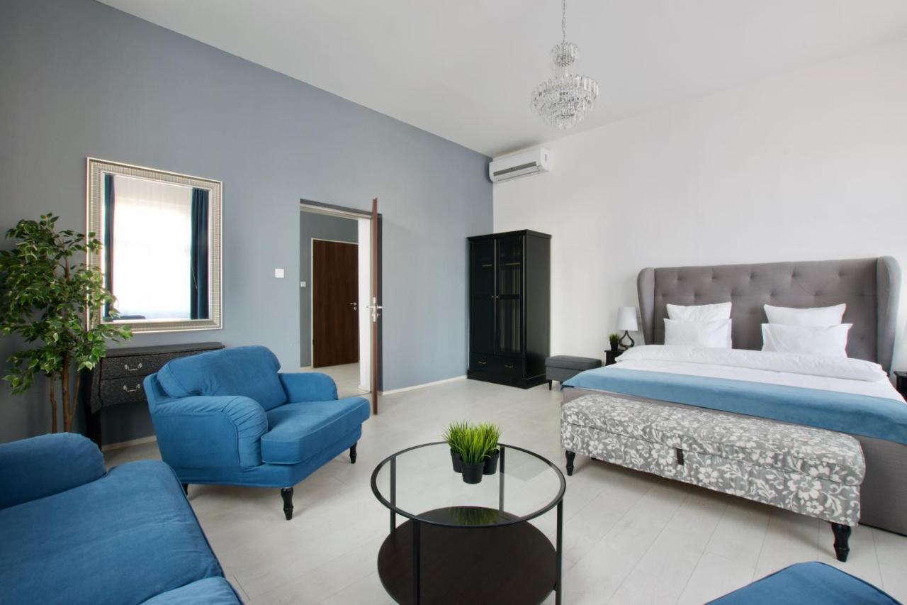 Premium By Hi5 - Astoria Square