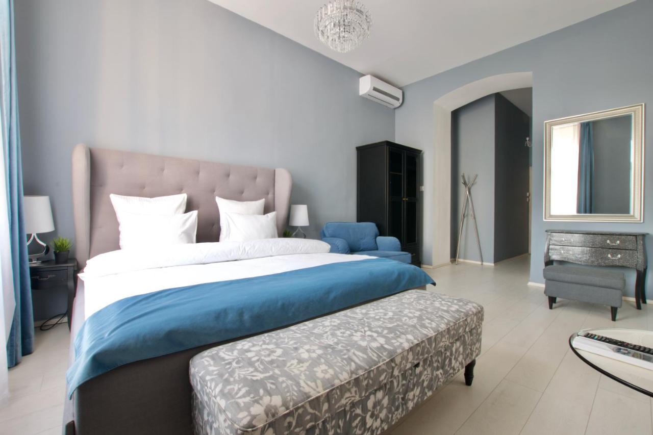 Premium By Hi5 - Astoria Square