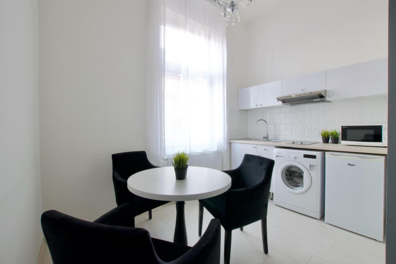 Premium By Hi5 - Astoria Square * Будапешт